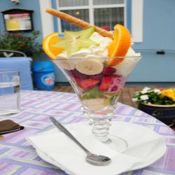 Früchteeisbecher